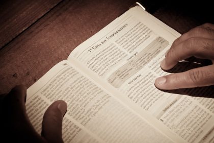 por que voce deve ler a biblia