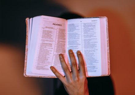 Quem são os 144 mil selados em Apocalipse 7:4 na Bíblia?