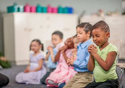 Ideias de Temas Empolgantes para Culto Infantil, Congresso e Pregação para Crianças