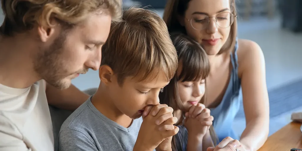 Como Orar Pelas Famílias: Estudo e Esboço de Pregação