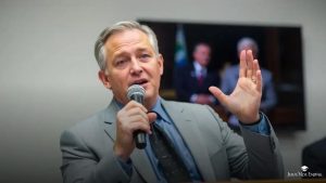 Pastor revela escândalo de adultério em culto ao vivo em São Paulo