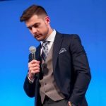 Conheça o Pastor Messias Corrêa: De Pregador em Ônibus a Conferencista Internacional