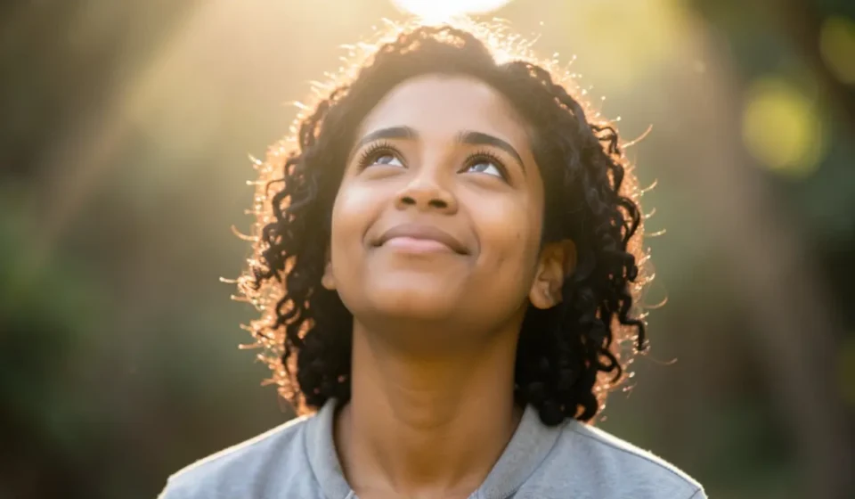 Pessoa em contemplação, simbolizando a filiação divina.